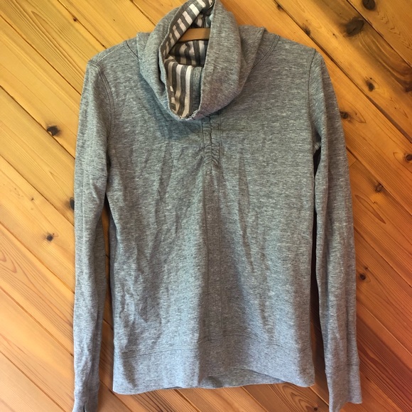 Lululemon Pull-Over Reversible Sweater Size 4. - Picture 2 of 5